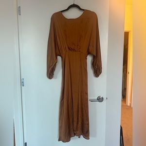 ASTR Marin Dolman Sleeve Midi Dress in Amber NWT (Size S)